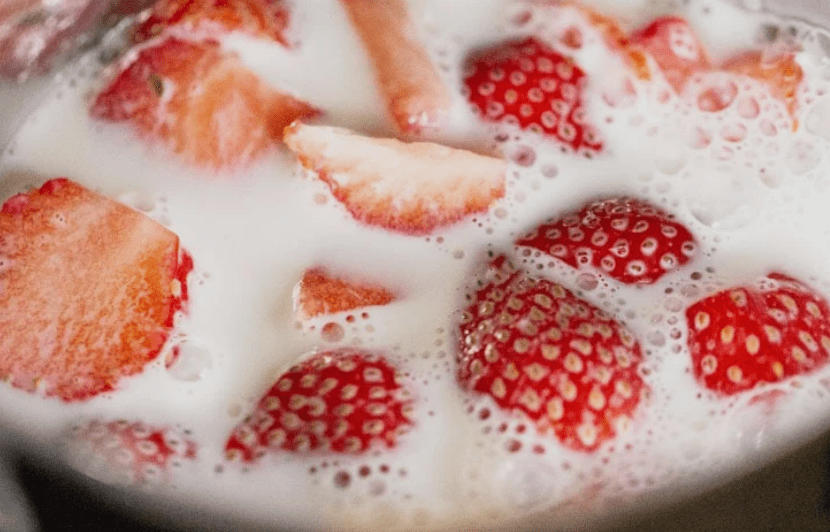 mix strawberry and milk